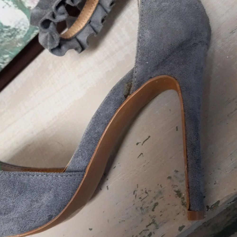 Charlotte Russe Gray, Pointed Toe, Ruffle Strap, Zip Back Heels - Picture 14 of 15